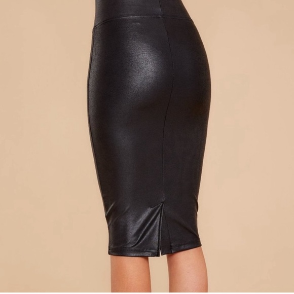 SPANX Dresses & Skirts - SPANX SKIRT